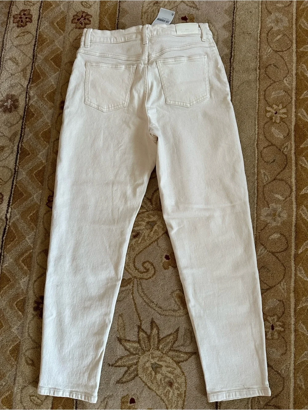 🌸 MNG New White Mom Jeans – Waist 30 / Inseam 27.5 US 4